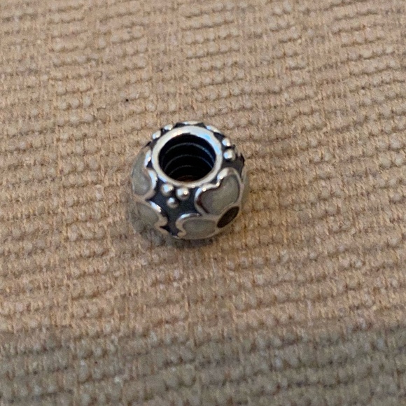 Pandora Daisy White Enamel Charm - Picture 12 of 14